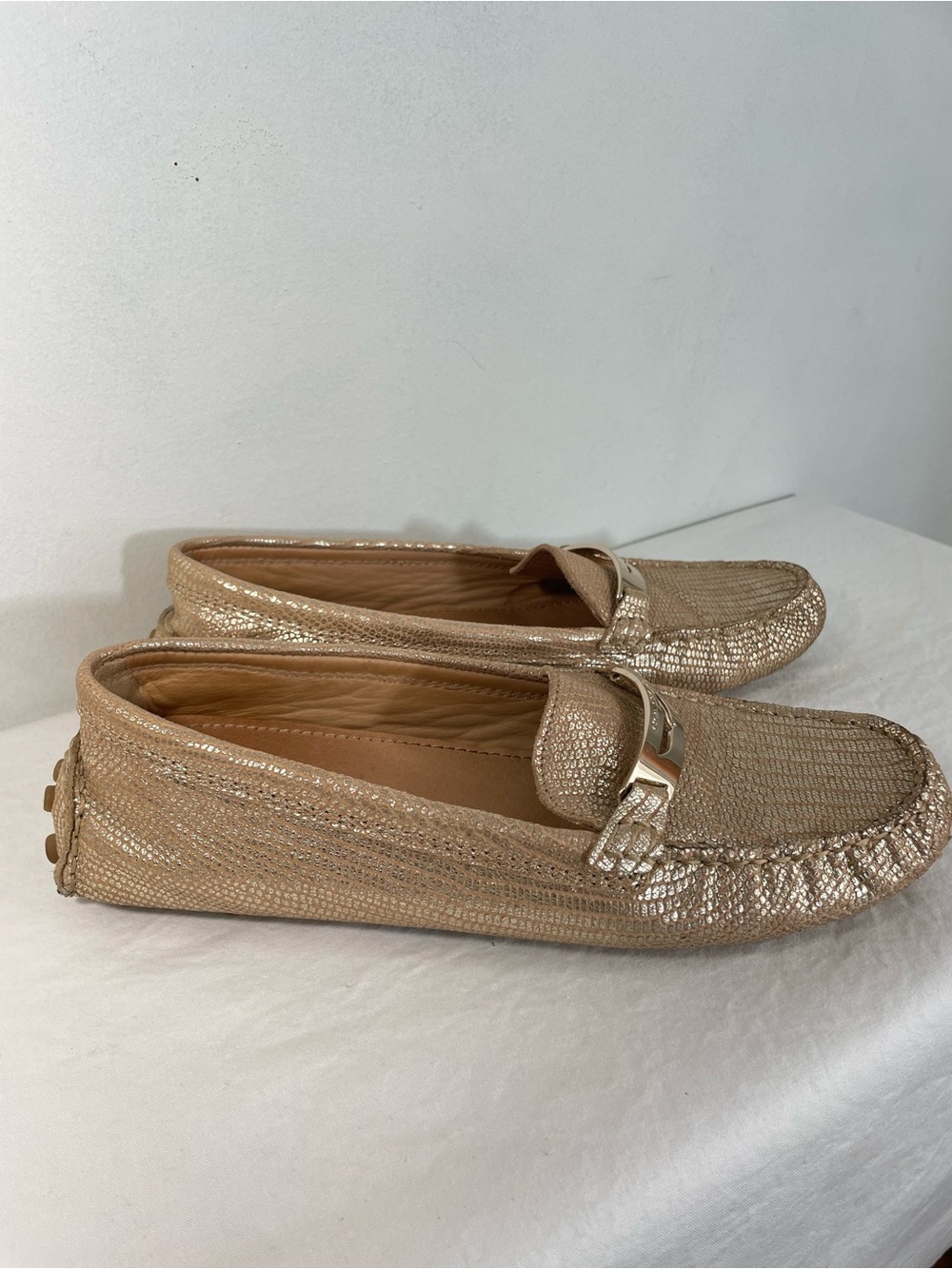 Coach Nola Gold Textured Leather Driving Loafers Size 8 B - Picture 7 of 15